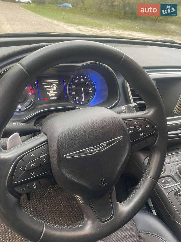 Седан Chrysler 200 2015 в Чернигове