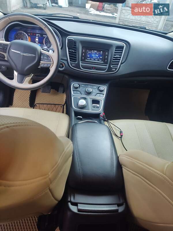 Седан Chrysler 200 2014 в Києві