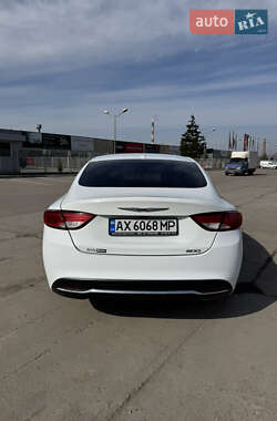 Седан Chrysler 200 2015 в 