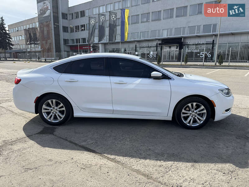 Седан Chrysler 200 2015 в Харькове