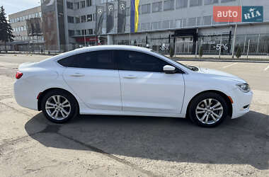 Седан Chrysler 200 2015 в 