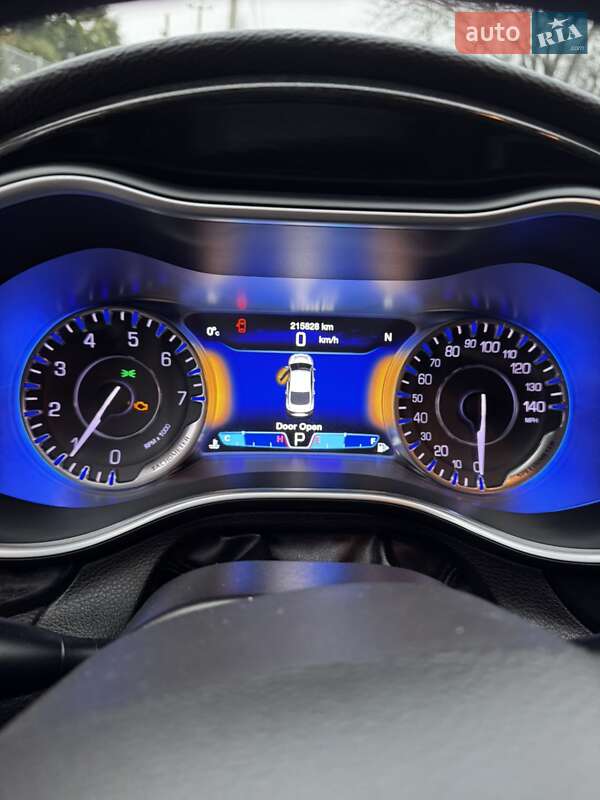 Седан Chrysler 200 2014 в Стрые