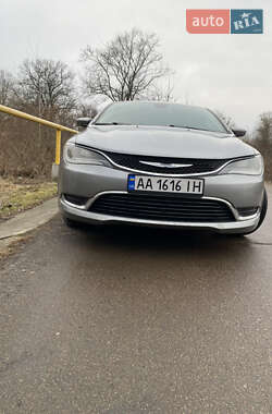 Седан Chrysler 200 2015 в 