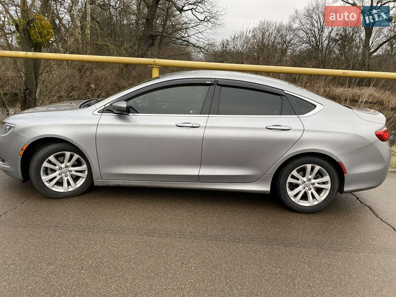 Седан Chrysler 200 2015 в Киеве