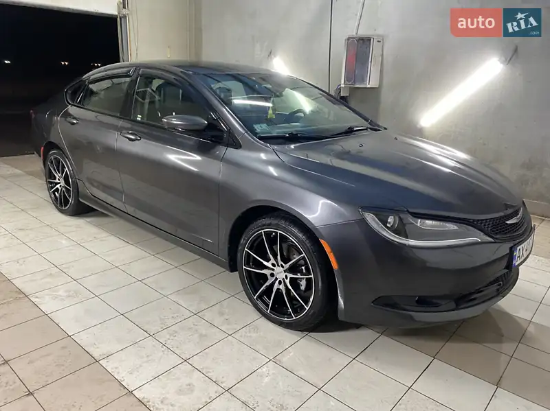 Chrysler 200