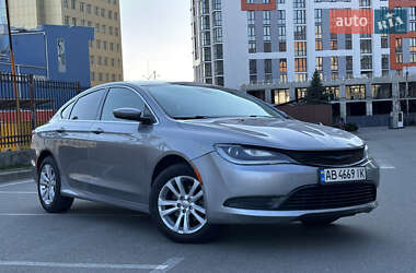 Седан Chrysler 200 2015 в Киеве