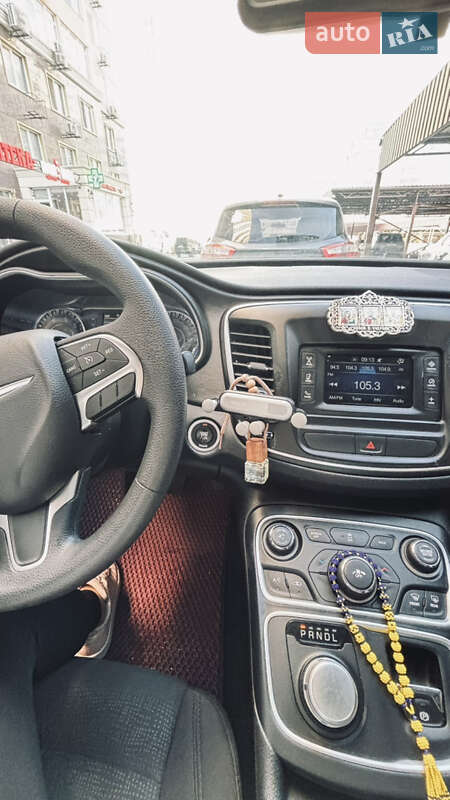 Седан Chrysler 200 2015 в Одессе