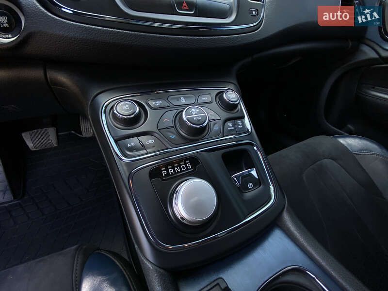 Седан Chrysler 200 2014 в Александрие