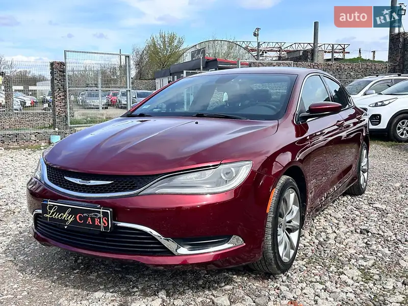 Chrysler 200