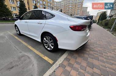 Седан Chrysler 200 2015 в 