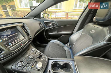 Седан Chrysler 200 2015 в 