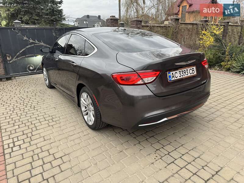 Седан Chrysler 200 2014 в Луцке
