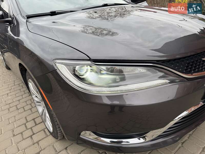 Седан Chrysler 200 2014 в Луцке