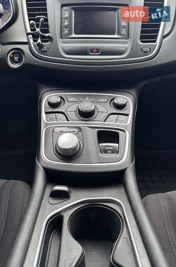 Седан Chrysler 200 2014 в 