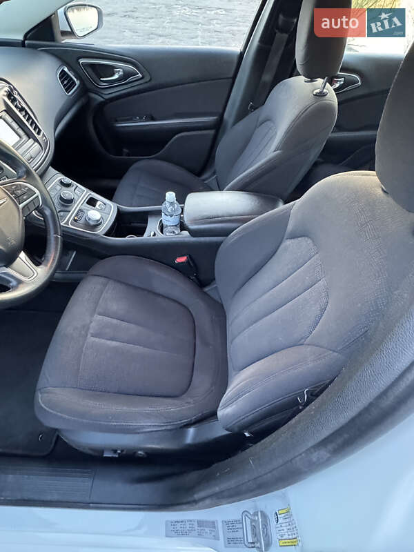 Седан Chrysler 200 2014 в Днепре