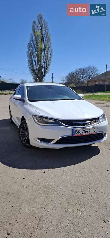 Седан Chrysler 200 2015 в 
