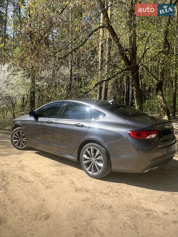 Седан Chrysler 200 2016 в Чернігові