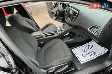 Седан Chrysler 200 2015 в 