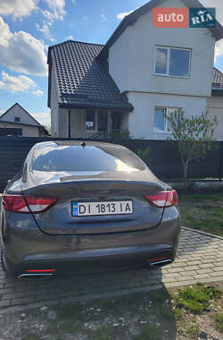 Седан Chrysler 200 2015 в 