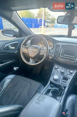 Седан Chrysler 200 2015 в 