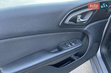 Седан Chrysler 200 2014 в 