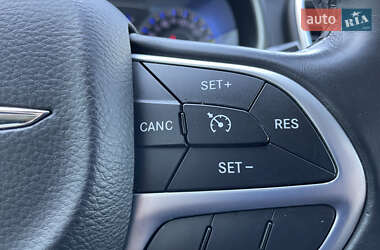 Седан Chrysler 200 2014 в 