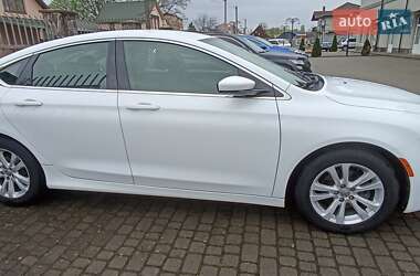 Седан Chrysler 200 2015 в 