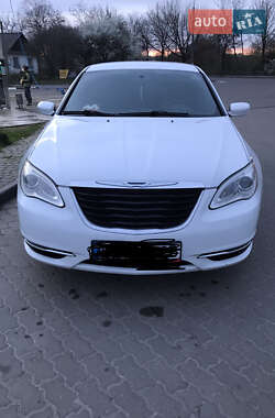 Седан Chrysler 200 2012 в Рівному