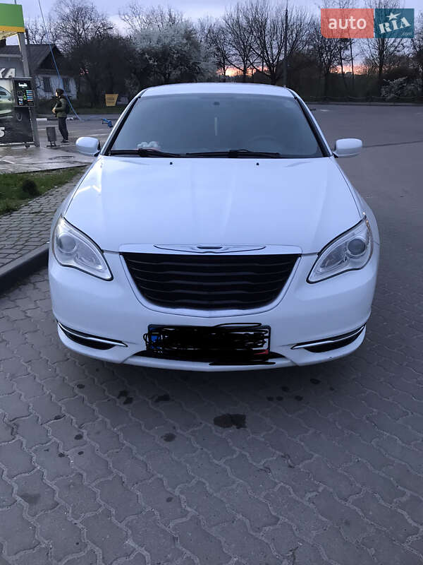 Chrysler 200 2012