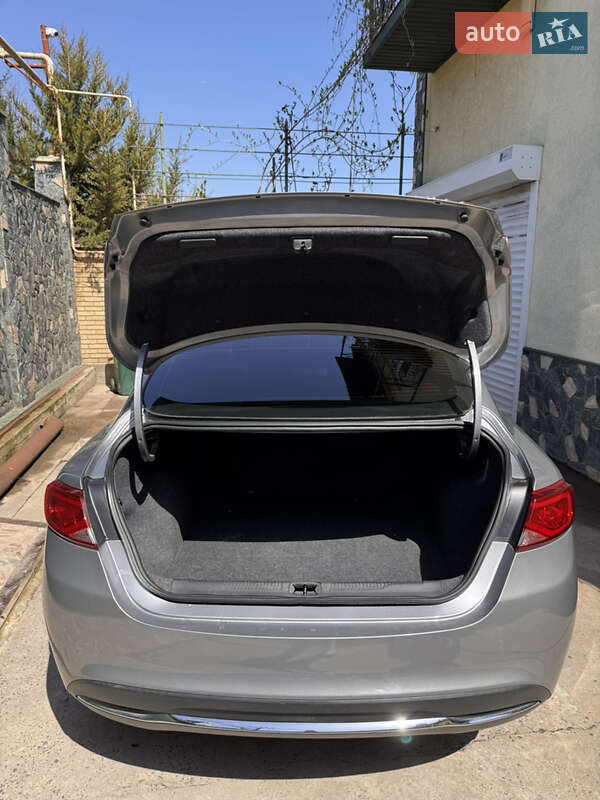 Седан Chrysler 200 2014 в Чорноморську