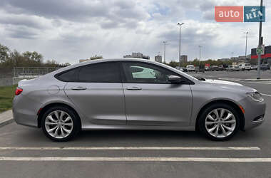 Седан Chrysler 200 2015 в 