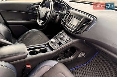 Седан Chrysler 200 2015 в 