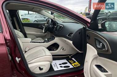 Седан Chrysler 200 2015 в 