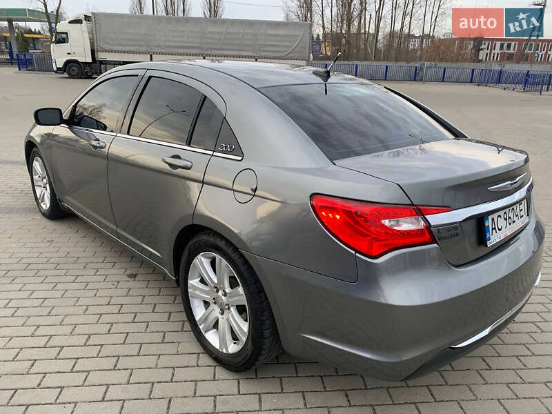 Седан Chrysler 200 2013 в Ковеле
