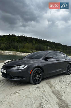 Седан Chrysler 200 2015 в Львові