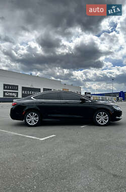 Седан Chrysler 200 2015 в 