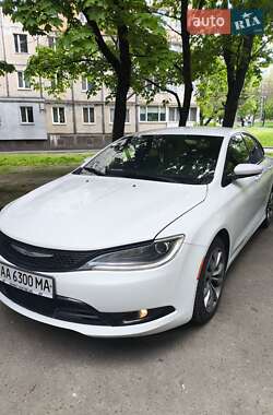 Седан Chrysler 200 2015 в Києві