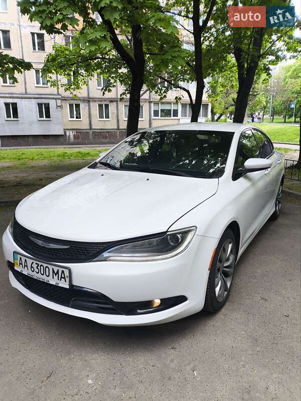 Chrysler 200 2015