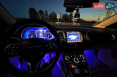Седан Chrysler 200 2014 в 
