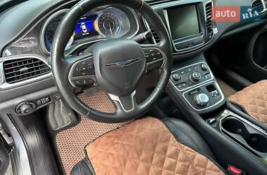 Седан Chrysler 200 2015 в 