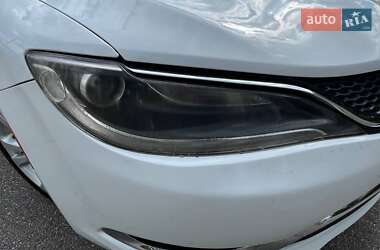 Седан Chrysler 200 2016 в 