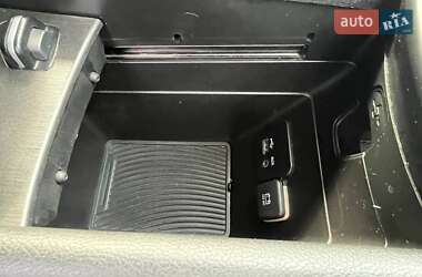 Седан Chrysler 200 2016 в 