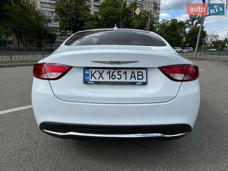 Седан Chrysler 200 2016 в Харкові