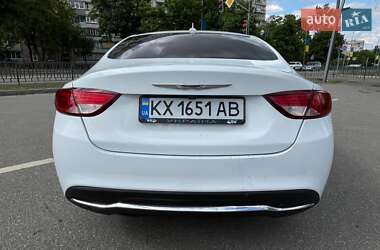 Седан Chrysler 200 2016 в 