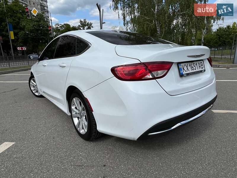 Седан Chrysler 200 2016 в Харкові
