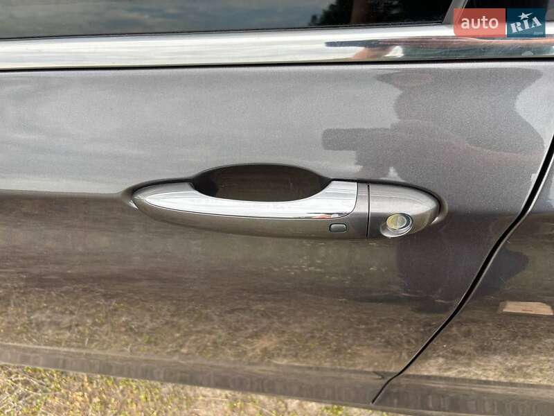 Седан Chrysler 200 2015 в Вишгороді