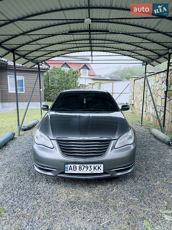 Седан Chrysler 200 2012 в Вінниці