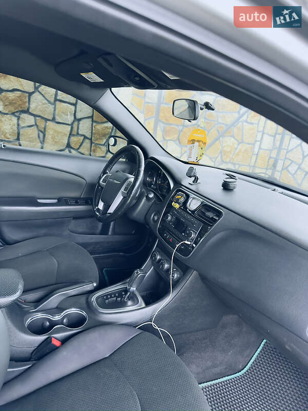 Седан Chrysler 200 2012 в Вінниці