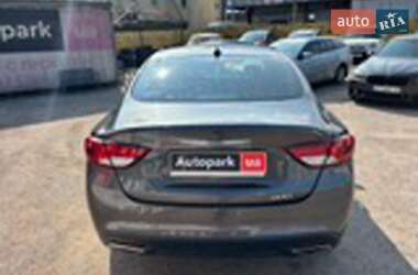 Седан Chrysler 200 2015 в 