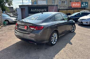 Седан Chrysler 200 2015 в 